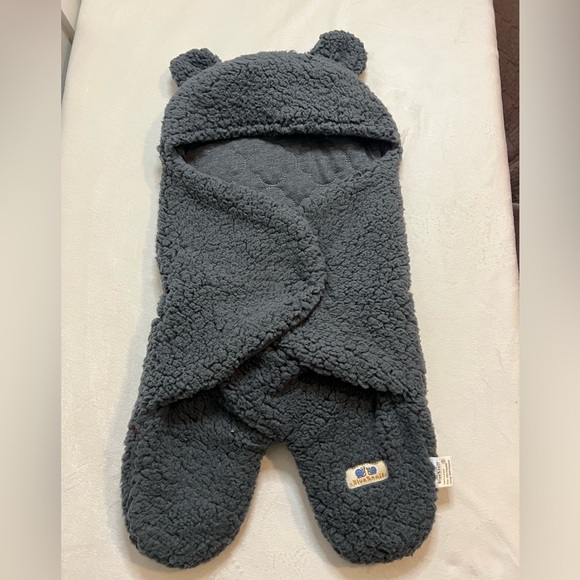 Blue Snail Grey Sherpa Wrap Swaddle Blanket Small for 0-3 months - Picture 11 of 14
